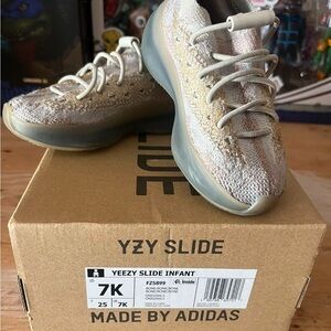 Adidas Yeezy Slide Infant Sneakers - Cream and Gray